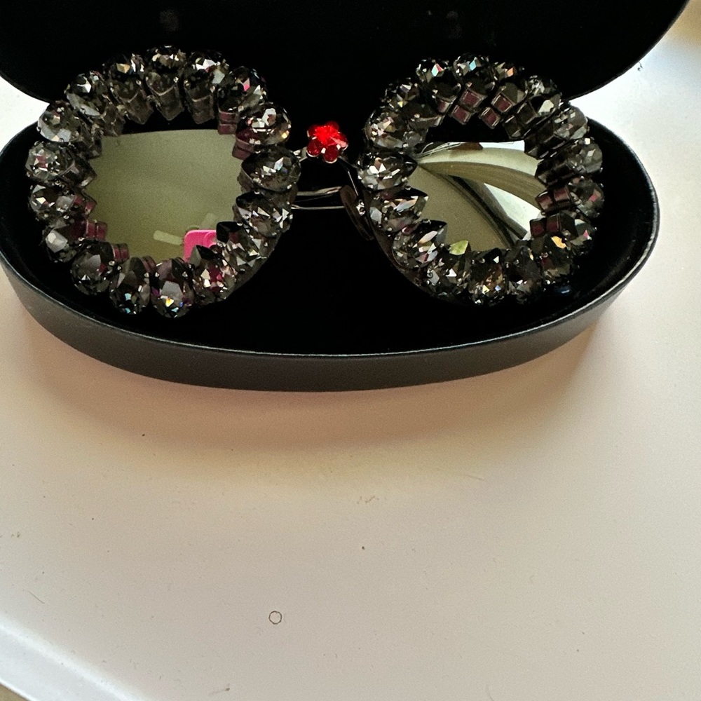 Swaroski stones sunglasses